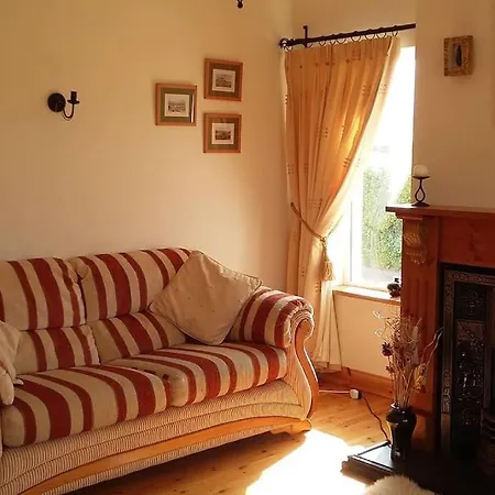 Three Sisters - 7km To Dingle 度假居