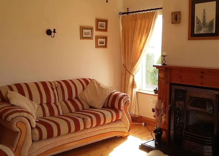 Three Sisters - 7km To Dingle 度假居